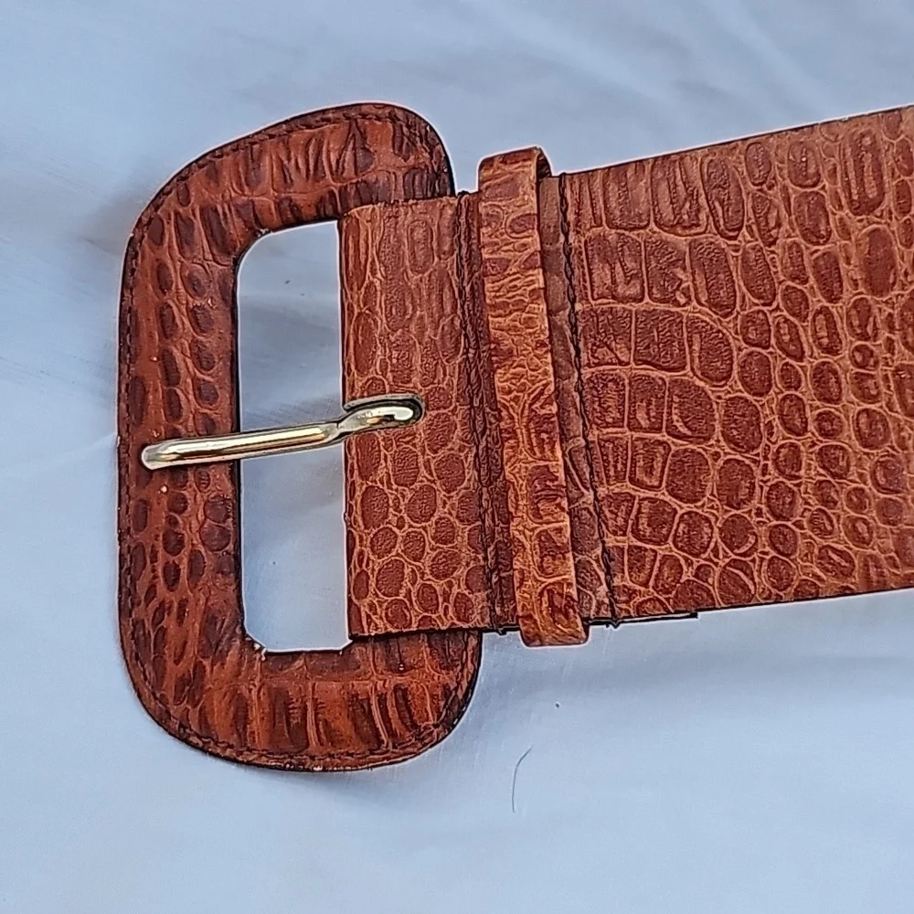 Vintage Genuine Leather Croc Print Light Brown Belt Made in Uruguay S/M